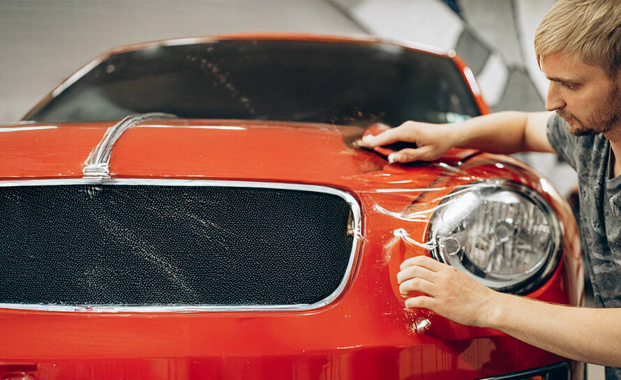 Installing paint film with the latest automotive technologies.
